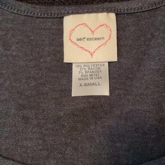 Xs geometric heart tee shirt. Nwot. - Picture 3 of 3